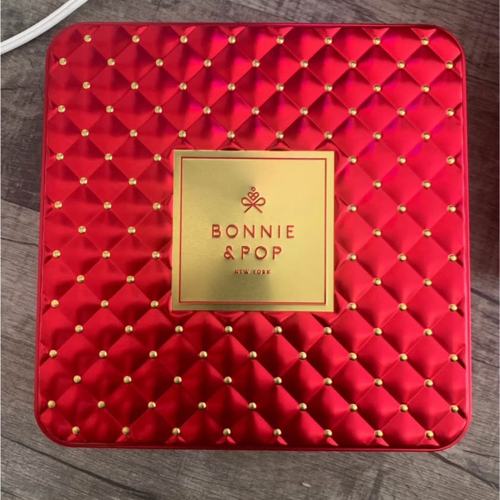 Bonnie & Pop - Red Holiday Gift tin